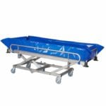 Maca de banho com sistema de elevação hidráulica